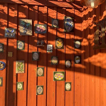 Aeventyrsgardens Vandrarhem, Kinnekulle Kallby Luaran gambar