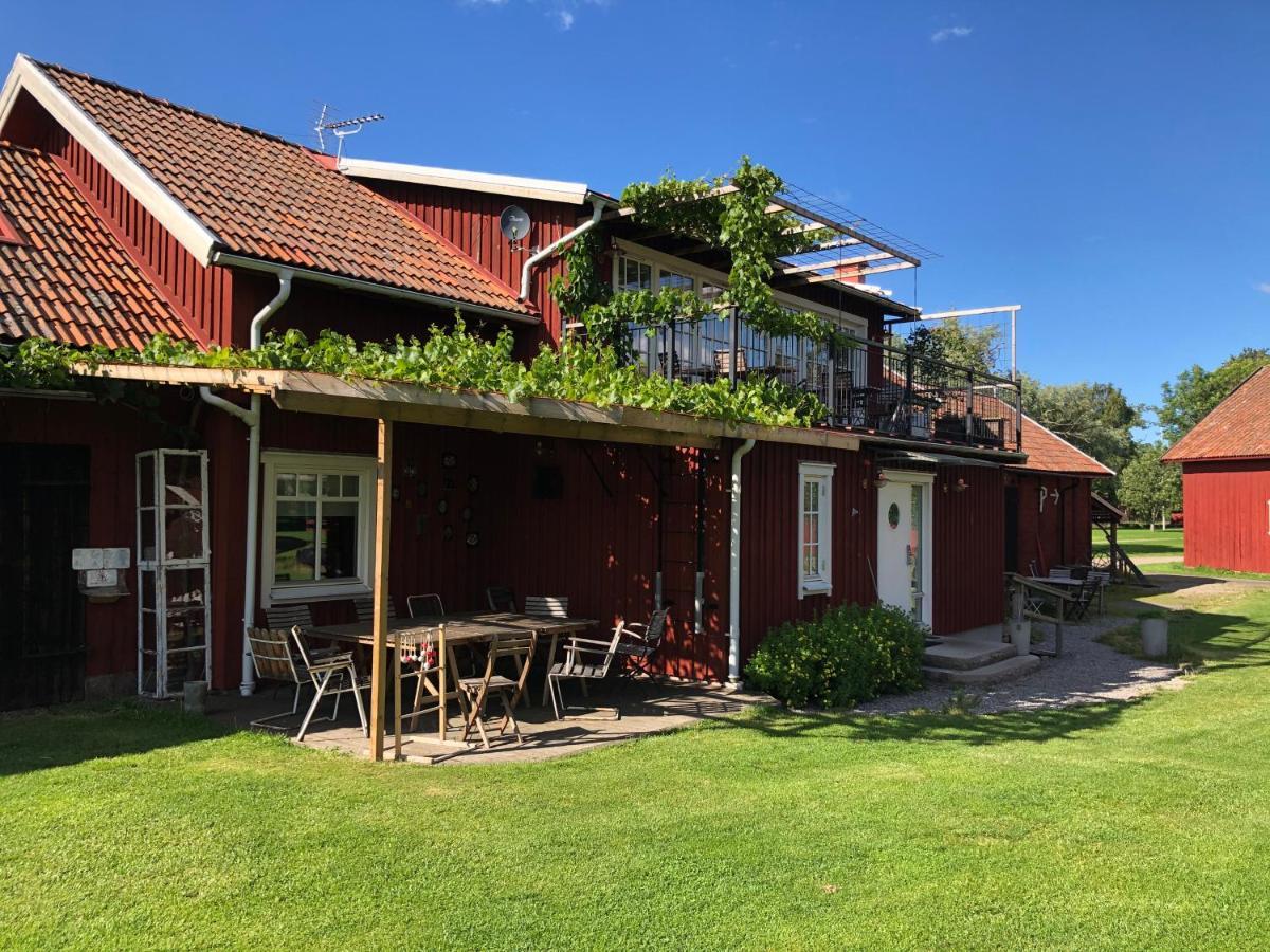 Aeventyrsgardens Vandrarhem, Kinnekulle Kallby Luaran gambar