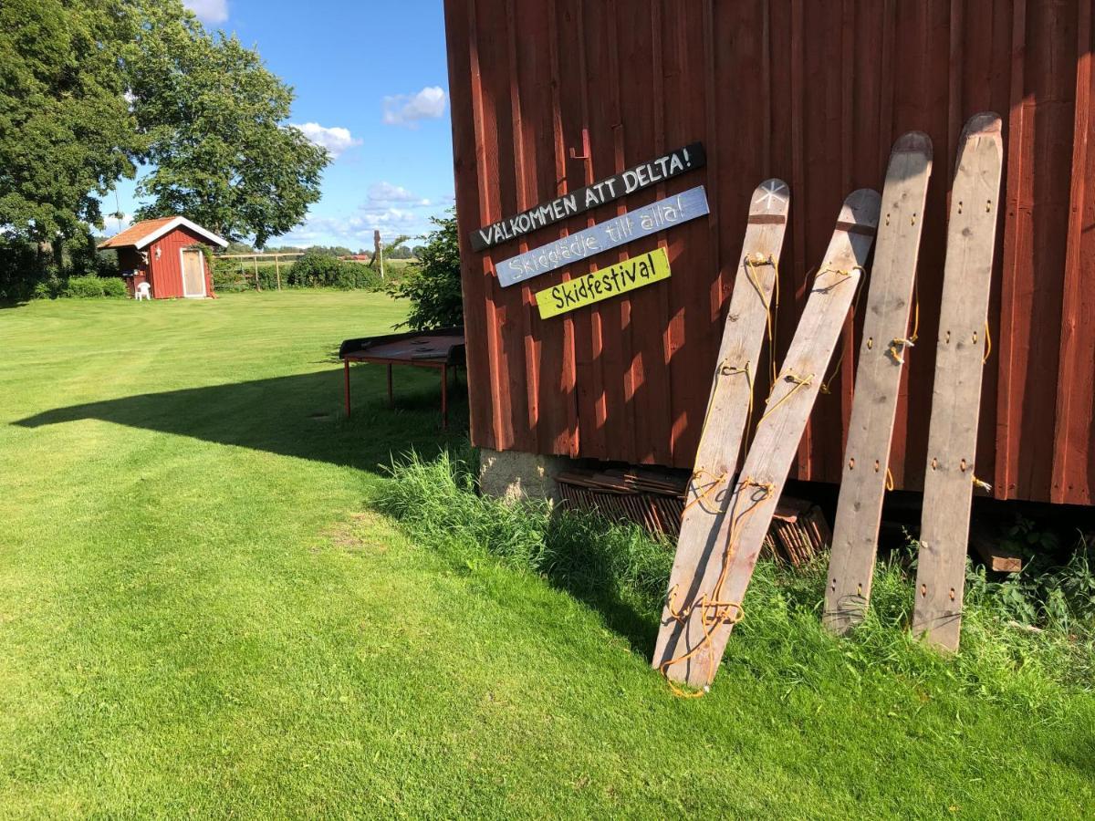 Aeventyrsgardens Vandrarhem, Kinnekulle Kallby Luaran gambar