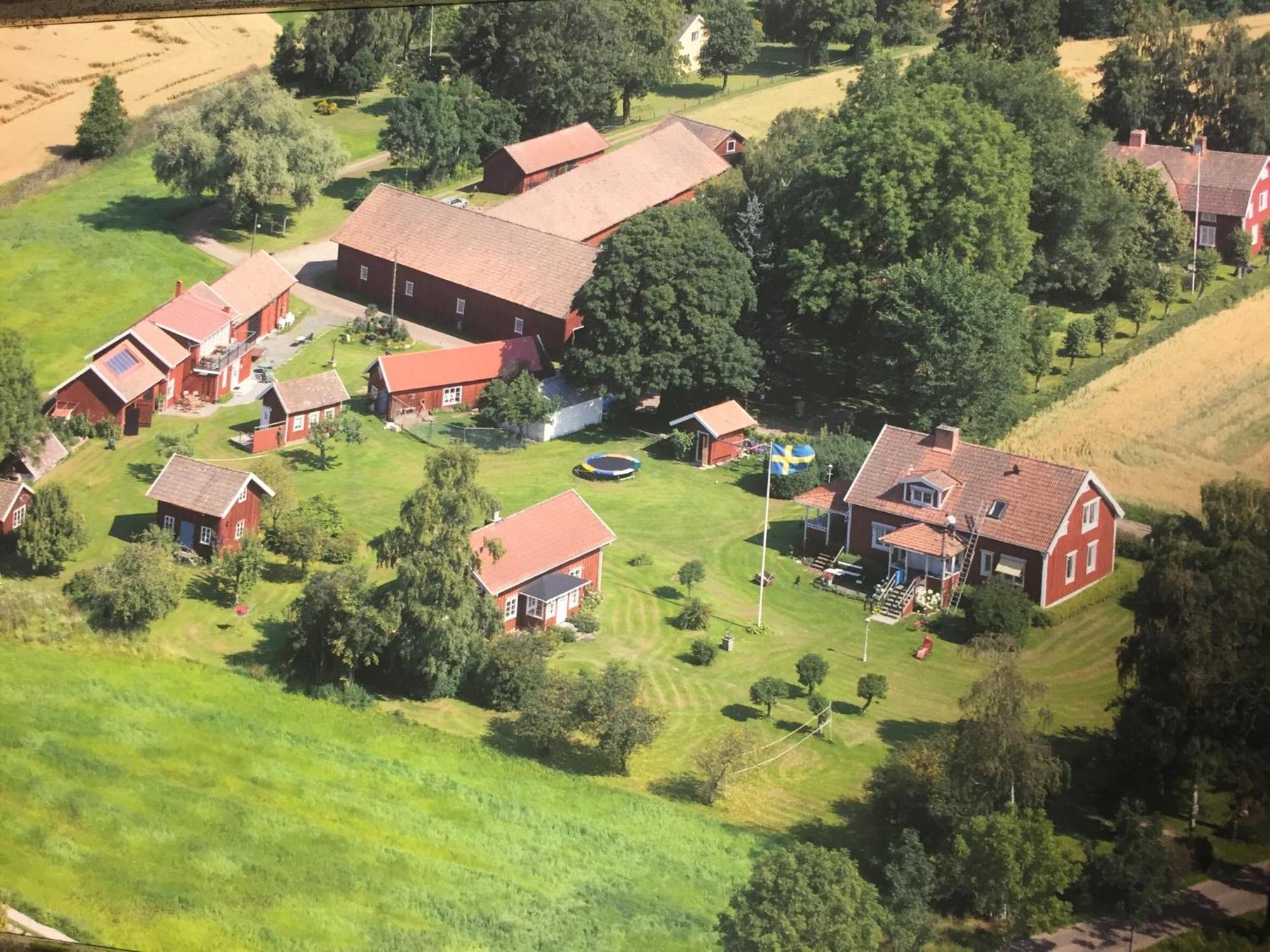 Aeventyrsgardens Vandrarhem, Kinnekulle Kallby Luaran gambar