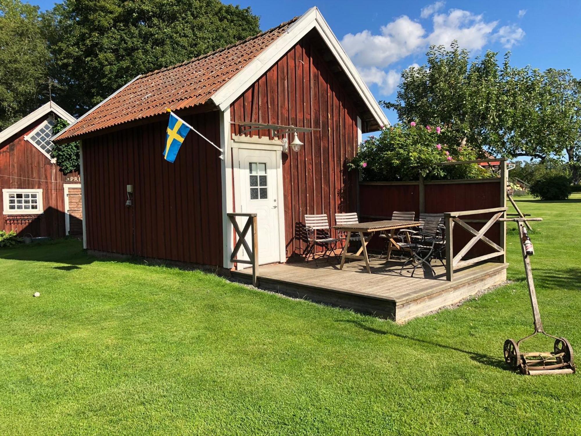 Aeventyrsgardens Vandrarhem, Kinnekulle Kallby Luaran gambar