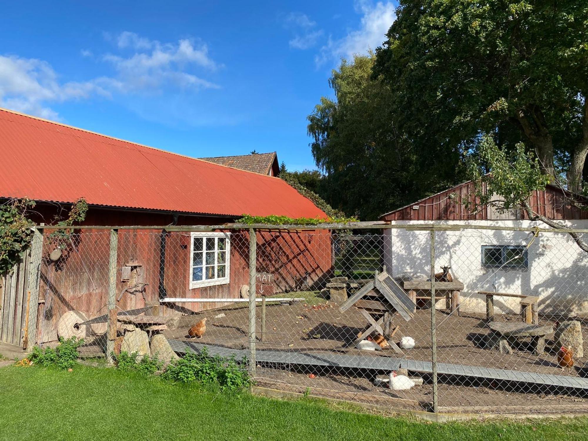 Aeventyrsgardens Vandrarhem, Kinnekulle Kallby Luaran gambar