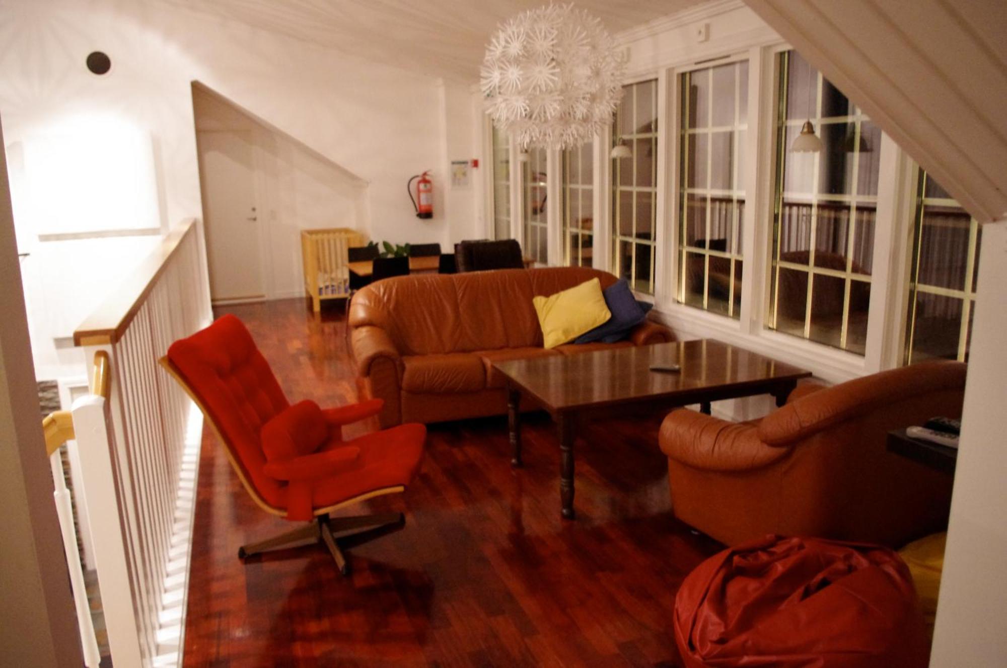 Aeventyrsgardens Vandrarhem, Kinnekulle Kallby Luaran gambar