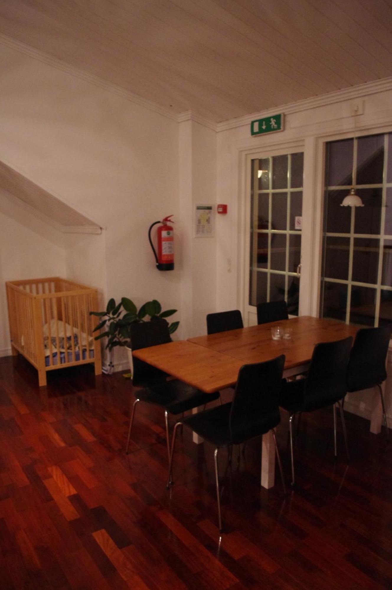 Aeventyrsgardens Vandrarhem, Kinnekulle Kallby Luaran gambar