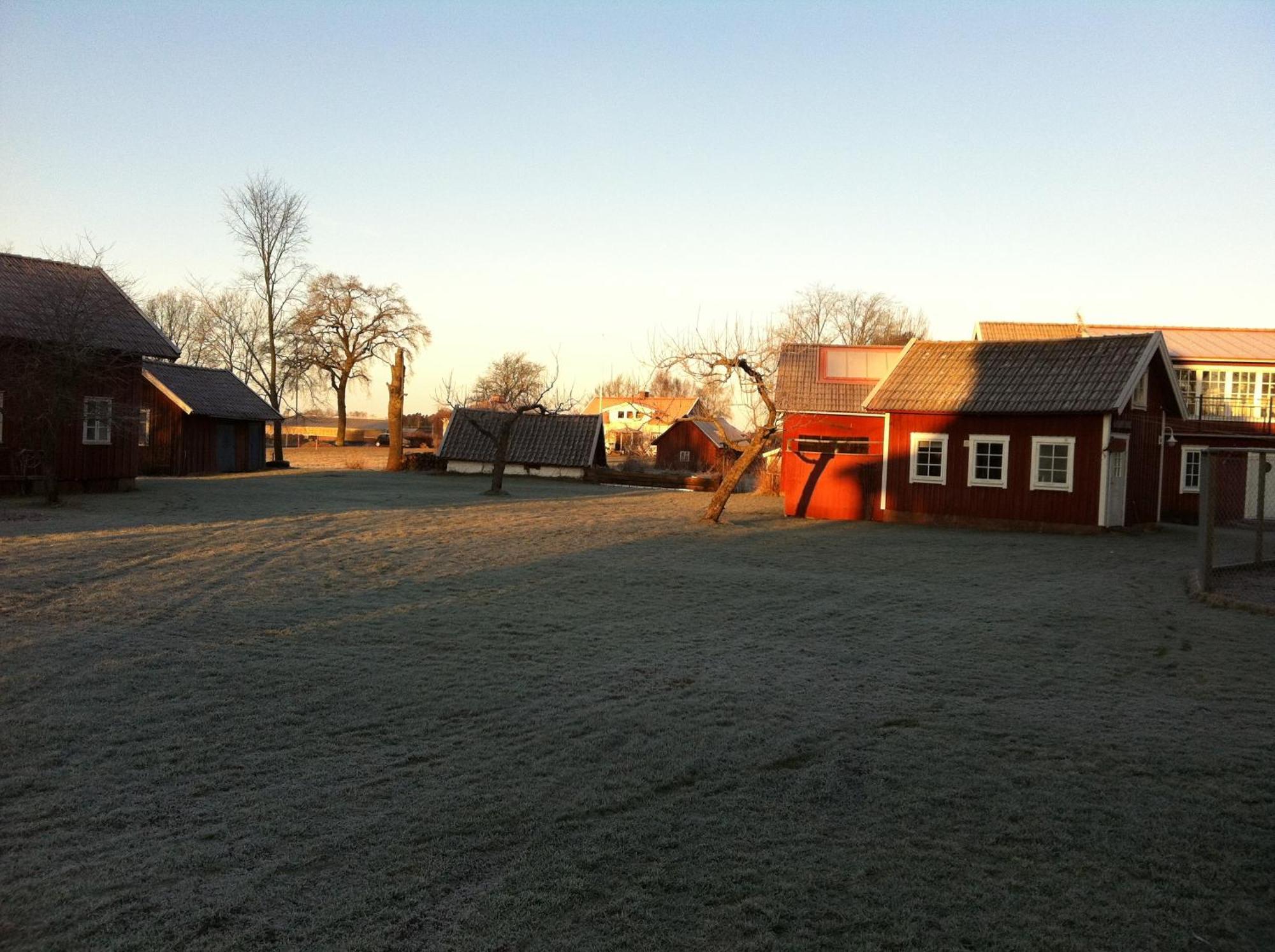 Aeventyrsgardens Vandrarhem, Kinnekulle Kallby Luaran gambar
