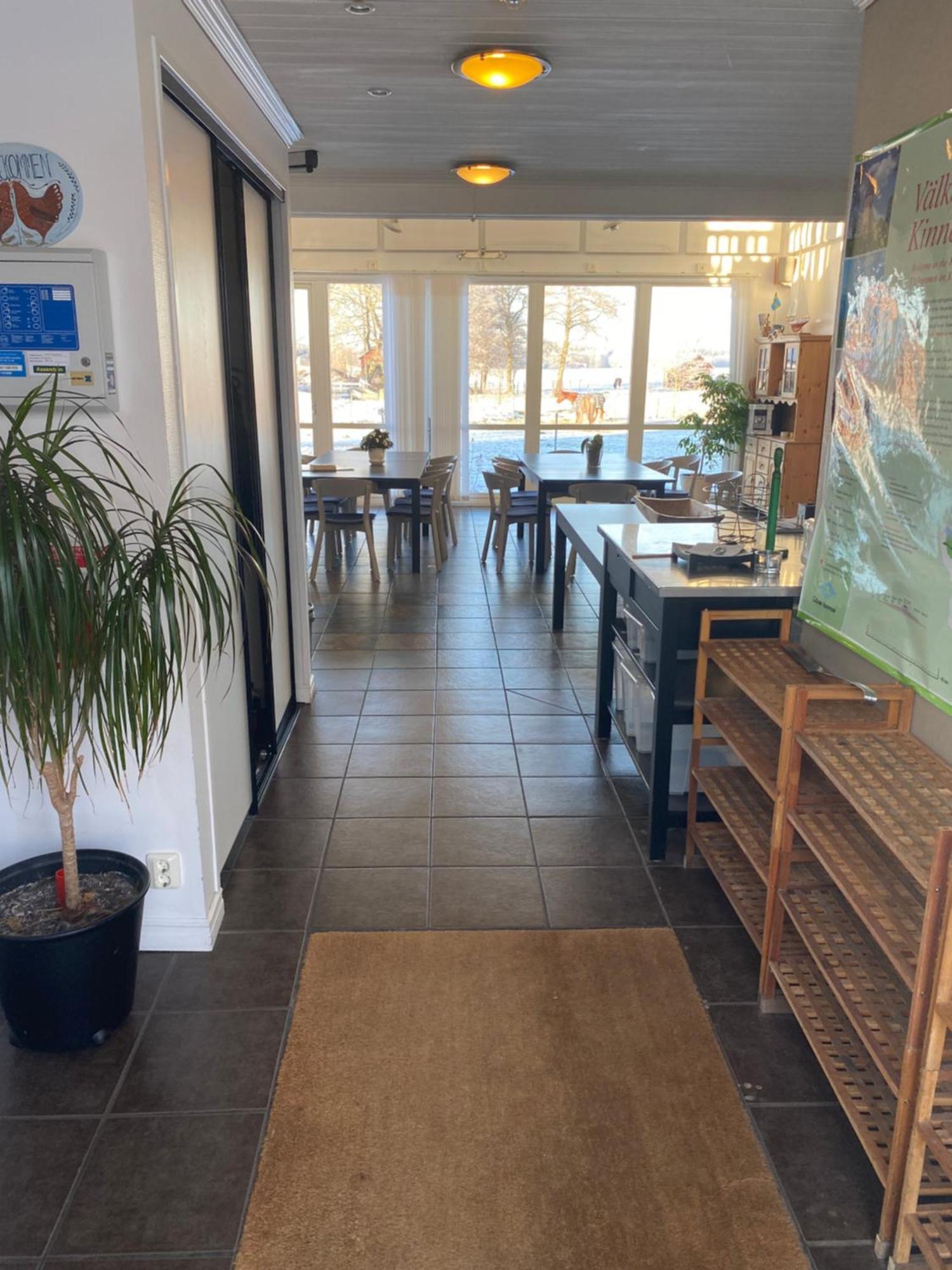 Aeventyrsgardens Vandrarhem, Kinnekulle Kallby Luaran gambar