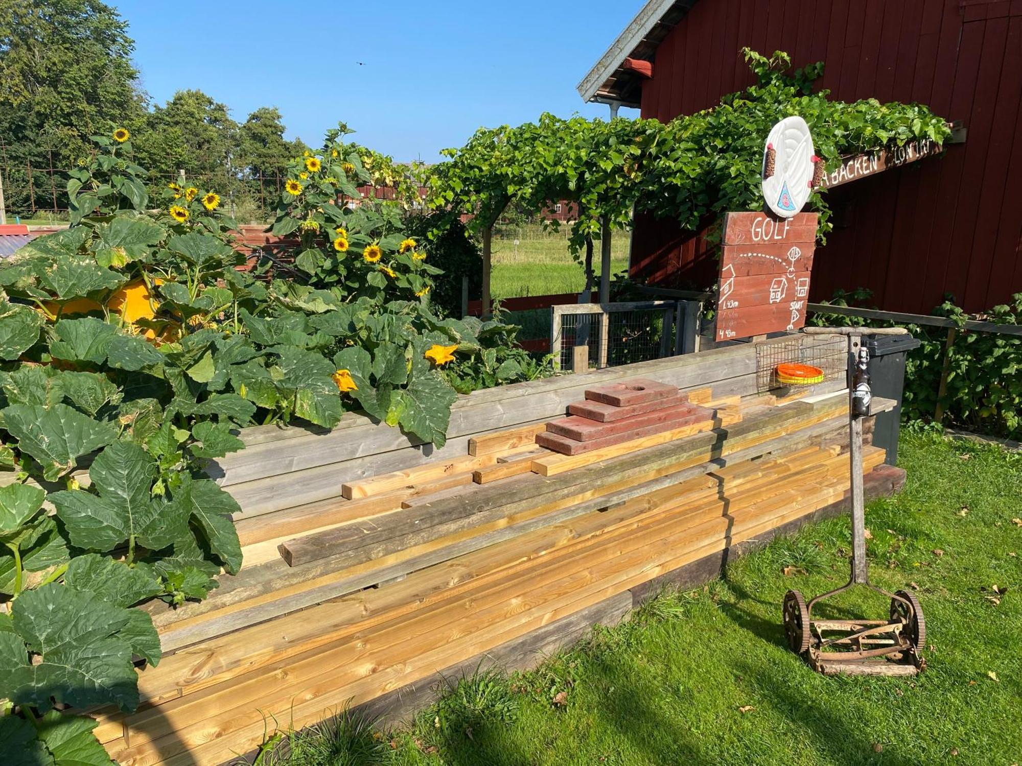Aeventyrsgardens Vandrarhem, Kinnekulle Kallby Luaran gambar