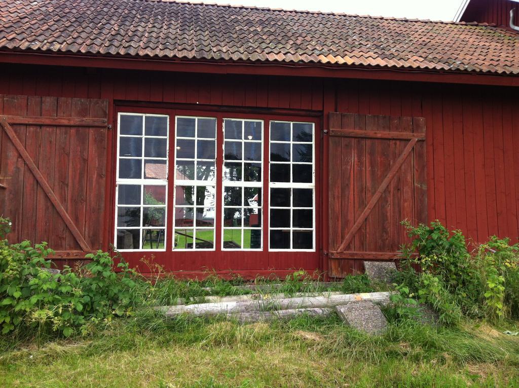Aeventyrsgardens Vandrarhem, Kinnekulle Kallby Luaran gambar