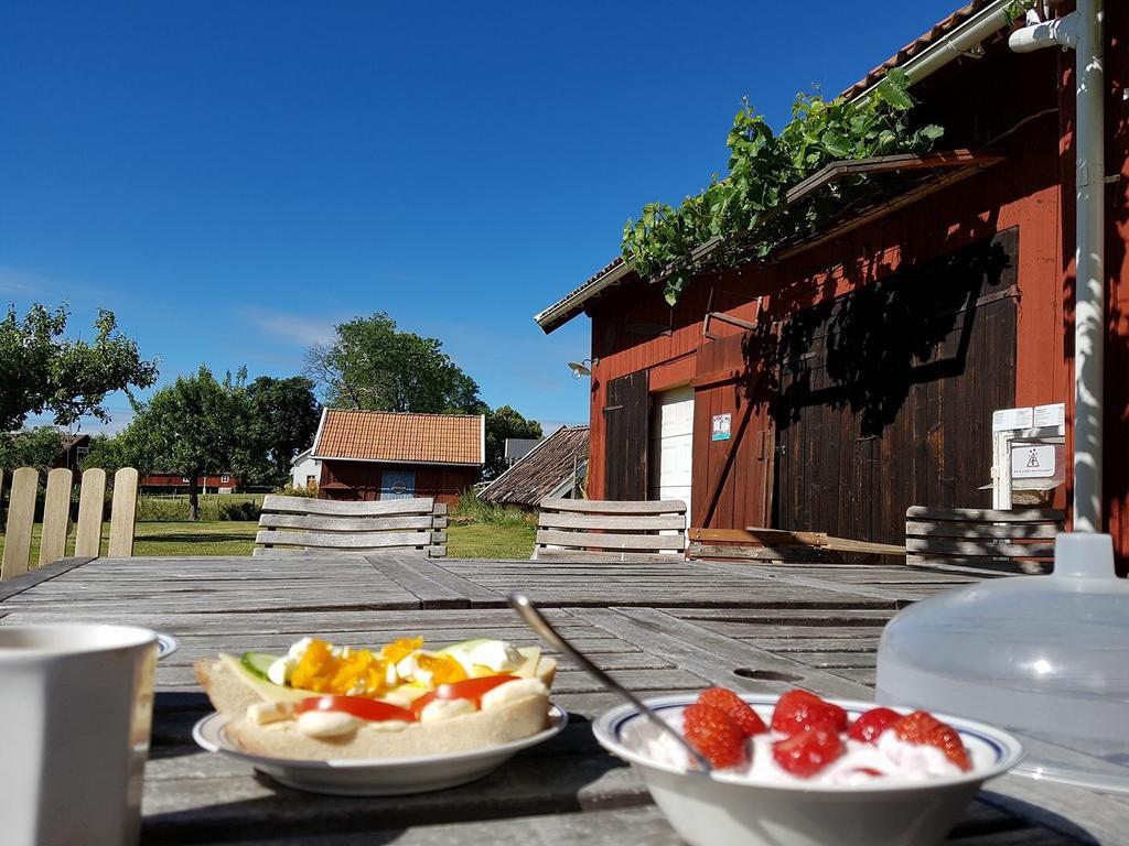 Aeventyrsgardens Vandrarhem, Kinnekulle Kallby Luaran gambar